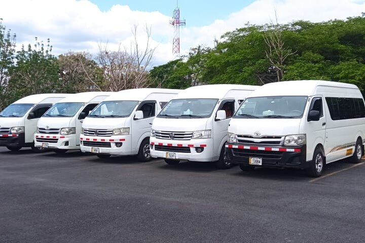 Private Transportation from San José Airport to Tamarindo Beach - Photo 1 of 6